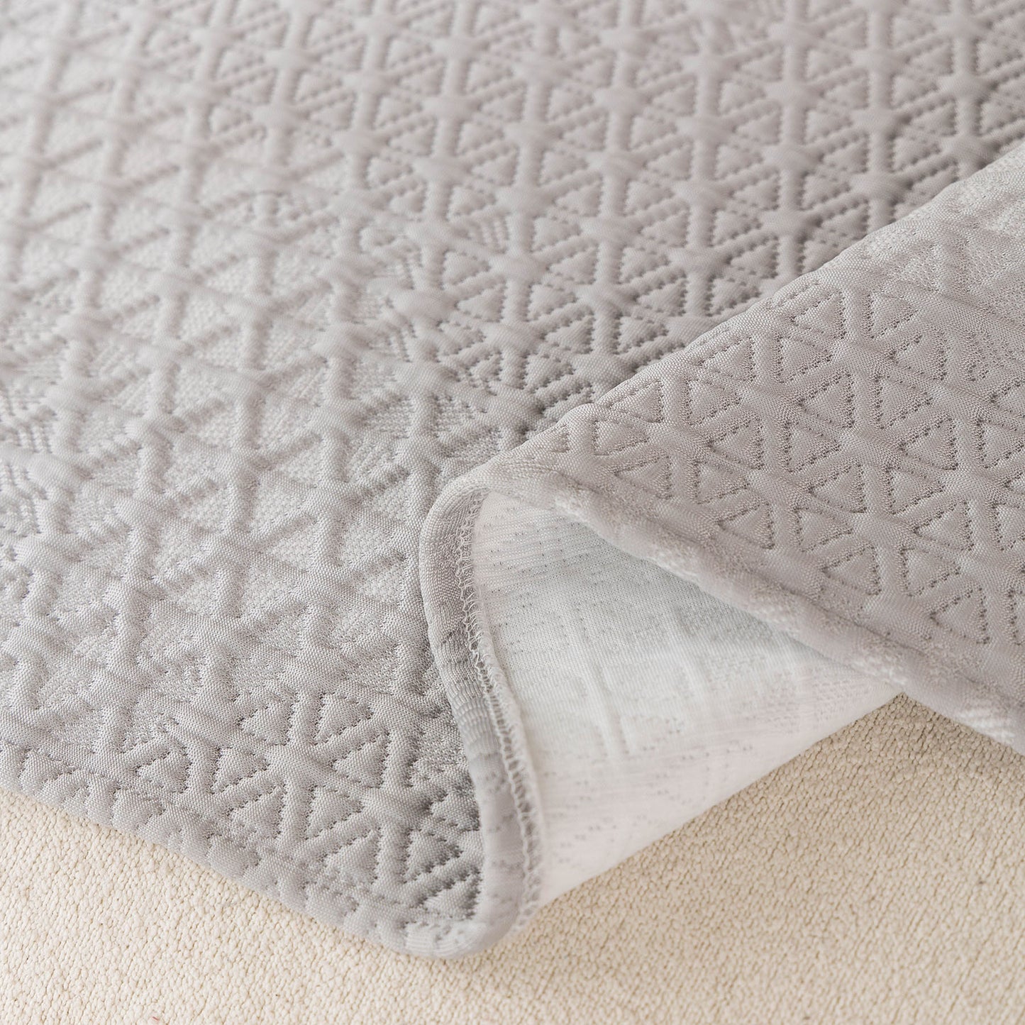 Cooling Ice Silk Sofa Throw Cover, Summer Diamond Textured Furniture Protector Blanket
