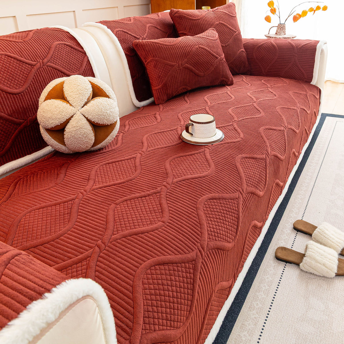 Thickened Crystal Velvet Sofa Cover, Non-Slip Quilted Couch Protector for Pets & Kids