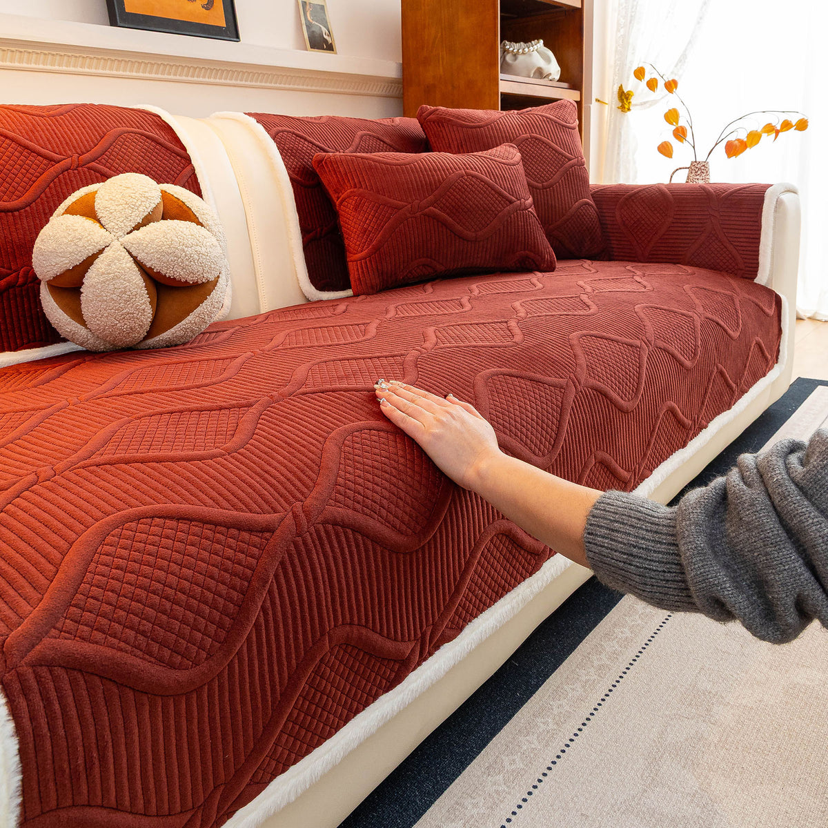 Thickened Crystal Velvet Sofa Cover, Non-Slip Quilted Couch Protector for Pets & Kids