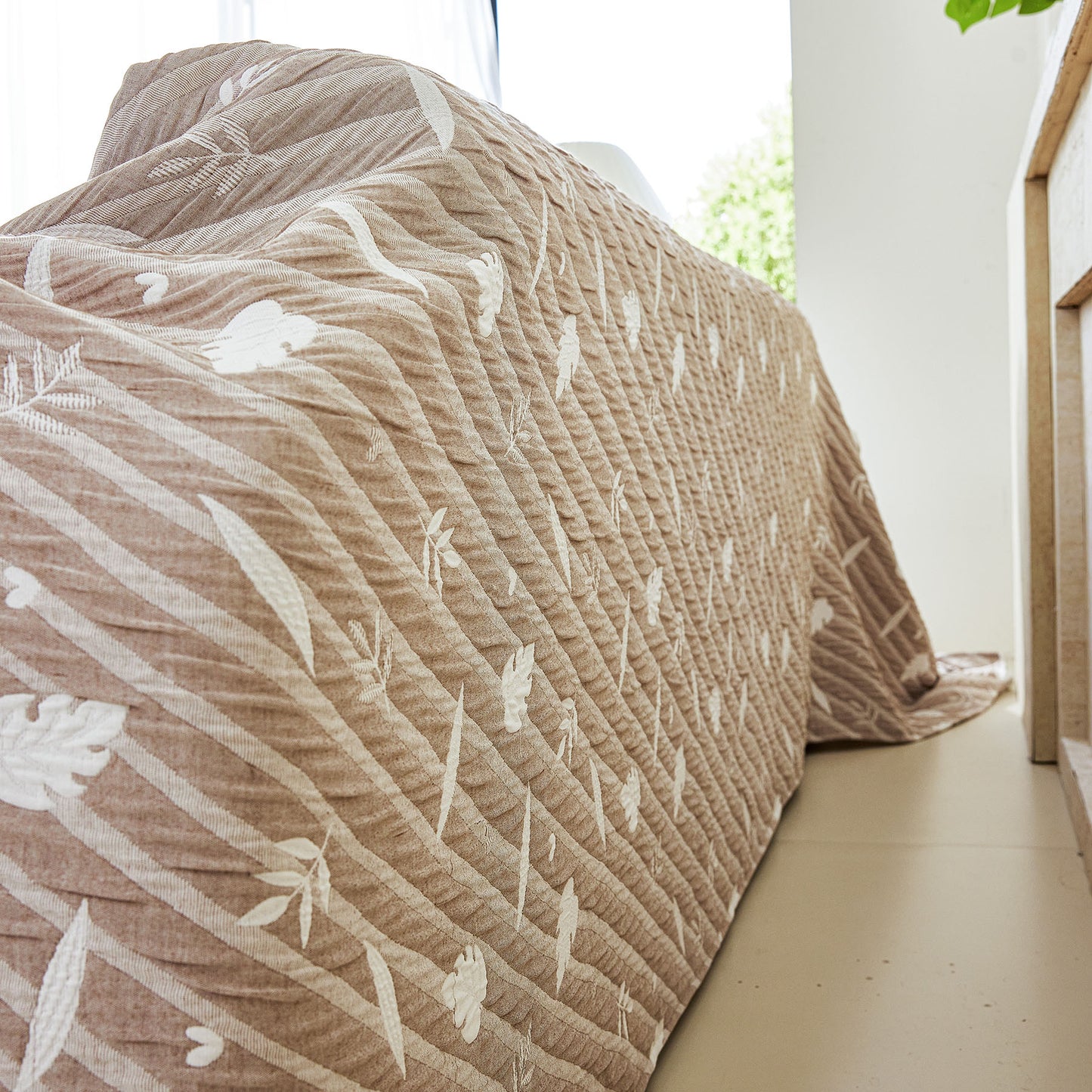 Soft Breathable Sofa Cover Blanket,Botanical Embossed Furniture Protector Throw Cover