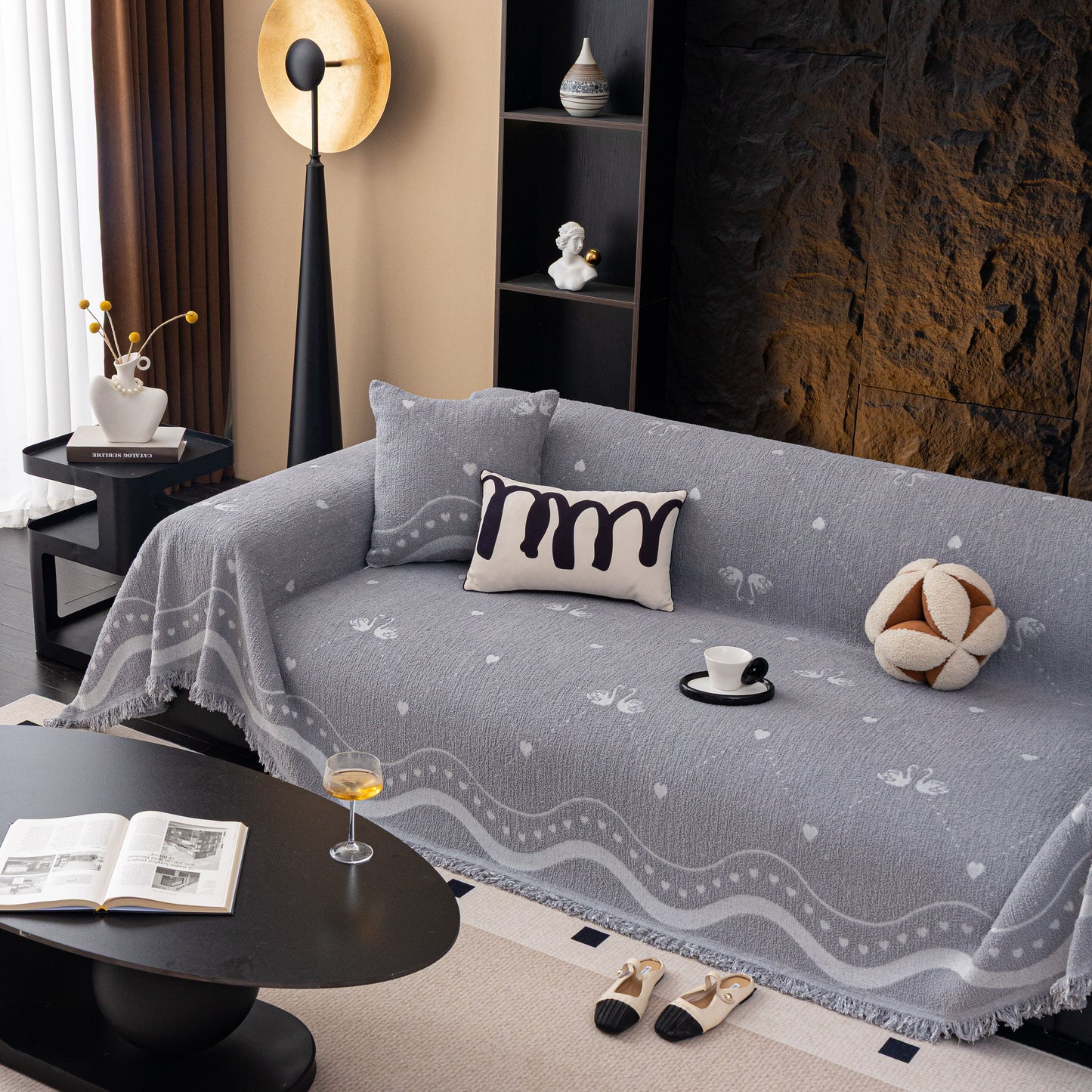 Luxurious Jacquard Couch Cover, Snag-Resistant Pet Friendly Couch Throw with Fringe