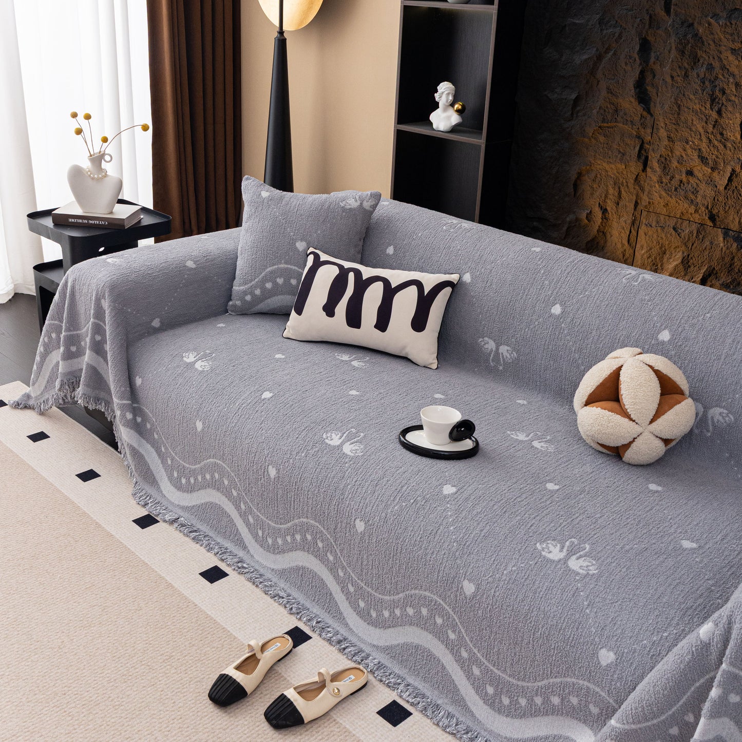 Luxurious Jacquard Couch Cover, Snag-Resistant Pet Friendly Couch Throw with Fringe