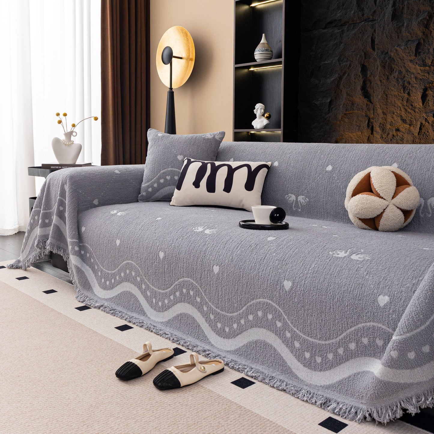 Luxurious Jacquard Couch Cover, Snag-Resistant Pet Friendly Couch Throw with Fringe