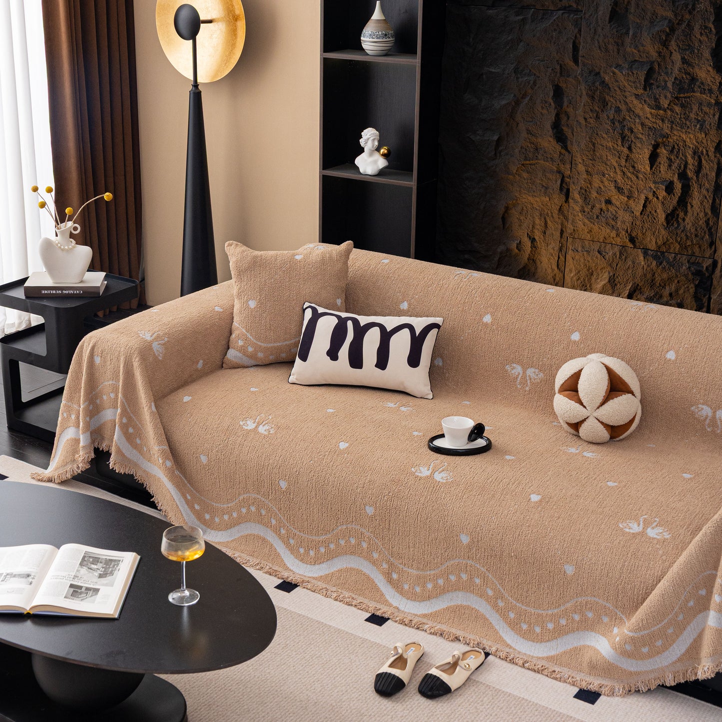 Luxurious Jacquard Couch Cover, Snag-Resistant Pet Friendly Couch Throw with Fringe