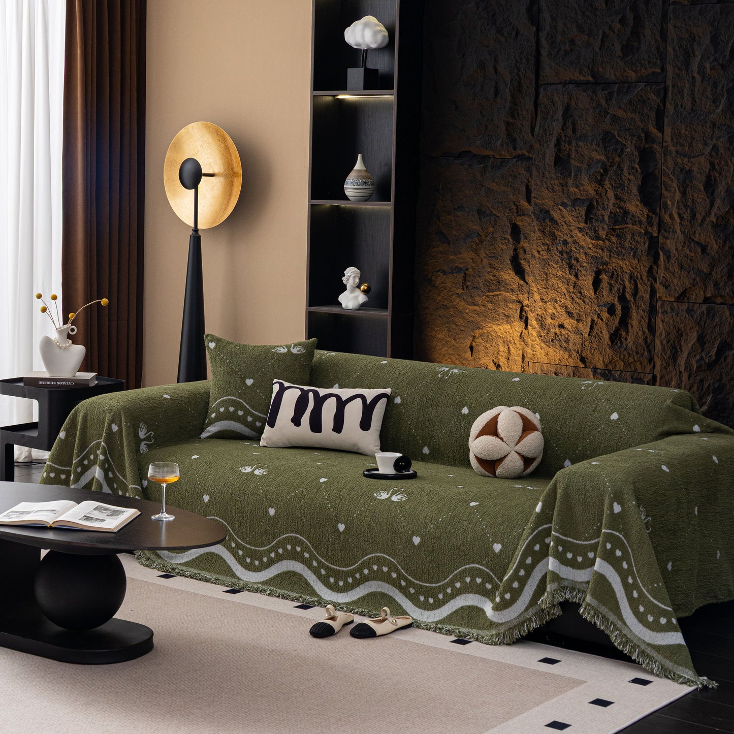 Luxurious Jacquard Couch Cover, Snag-Resistant Pet Friendly Couch Throw with Fringe