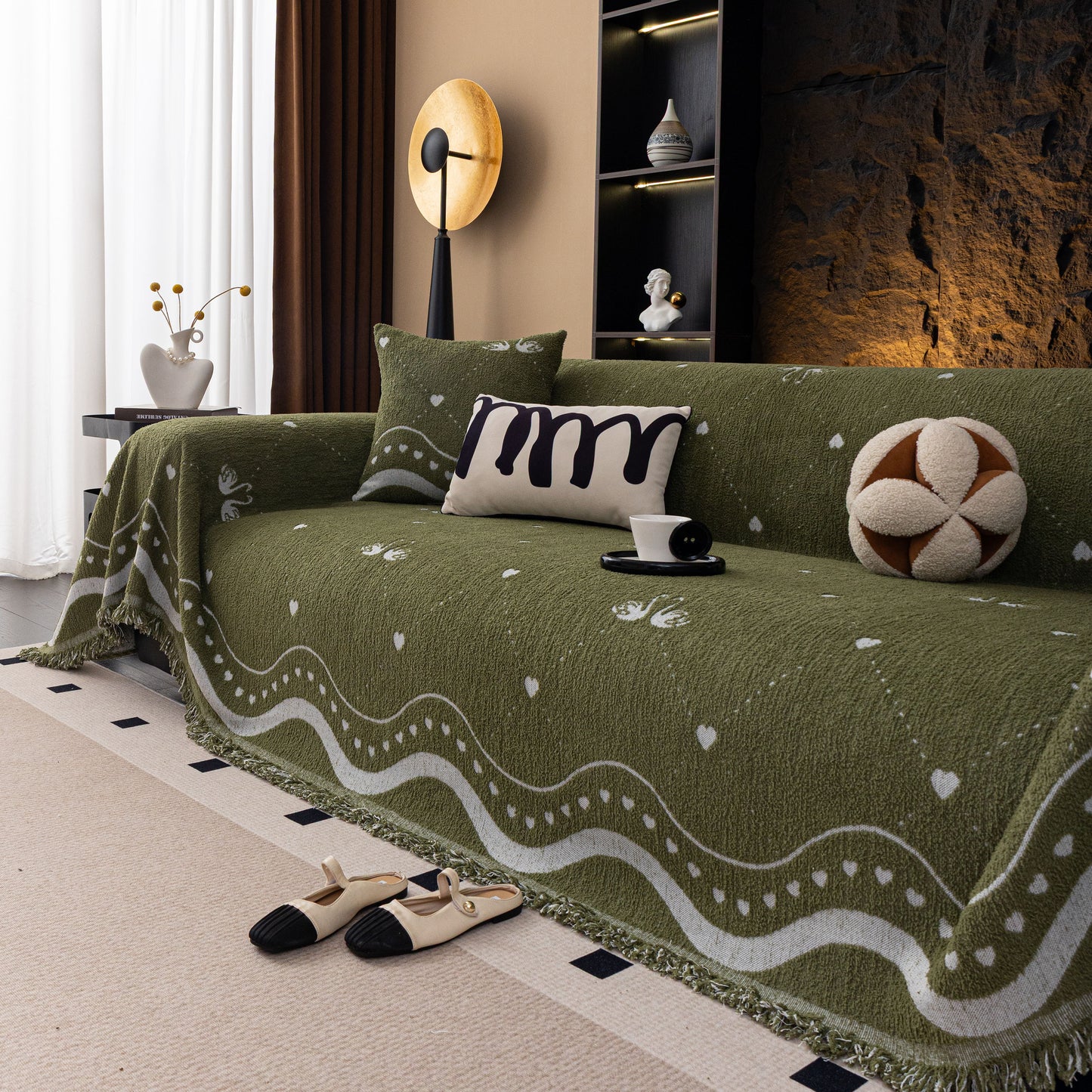 Luxurious Jacquard Couch Cover, Snag-Resistant Pet Friendly Couch Throw with Fringe