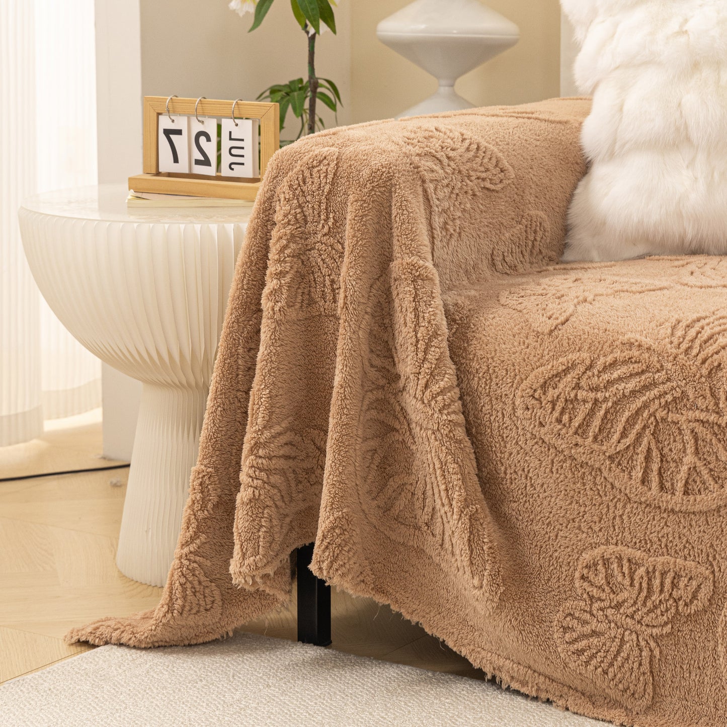 Luxury 3D Butterfly Jacquard Sofa Throw Blanket, Ultra-Soft Plush Fleece Couch Cover