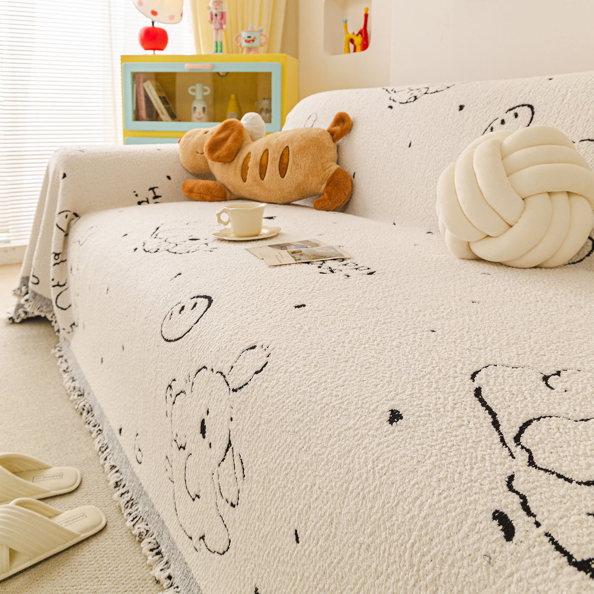 Cute Dog Pattern Plush Sofa Throw Cover, Soft Couch Protector Blanket with Fringe