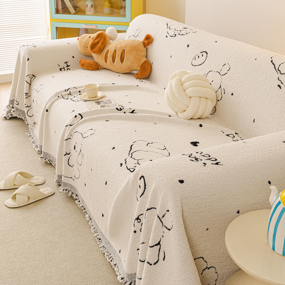 Cute Dog Pattern Plush Sofa Throw Cover, Soft Couch Protector Blanket with Fringe