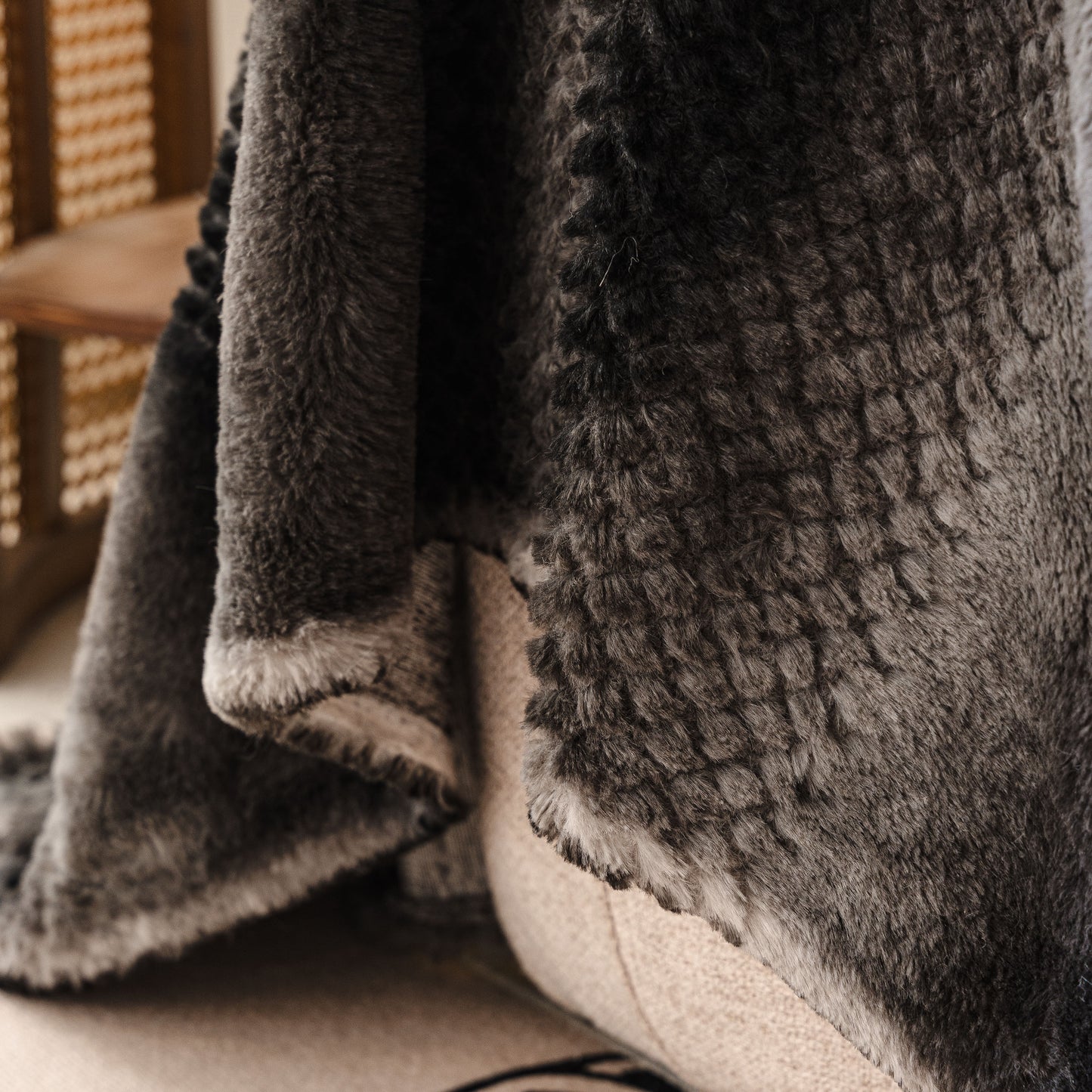 Faux Fur Sofa Cover Washable Furniture Protector for Sectional Warm & Fuzzy Slipcover