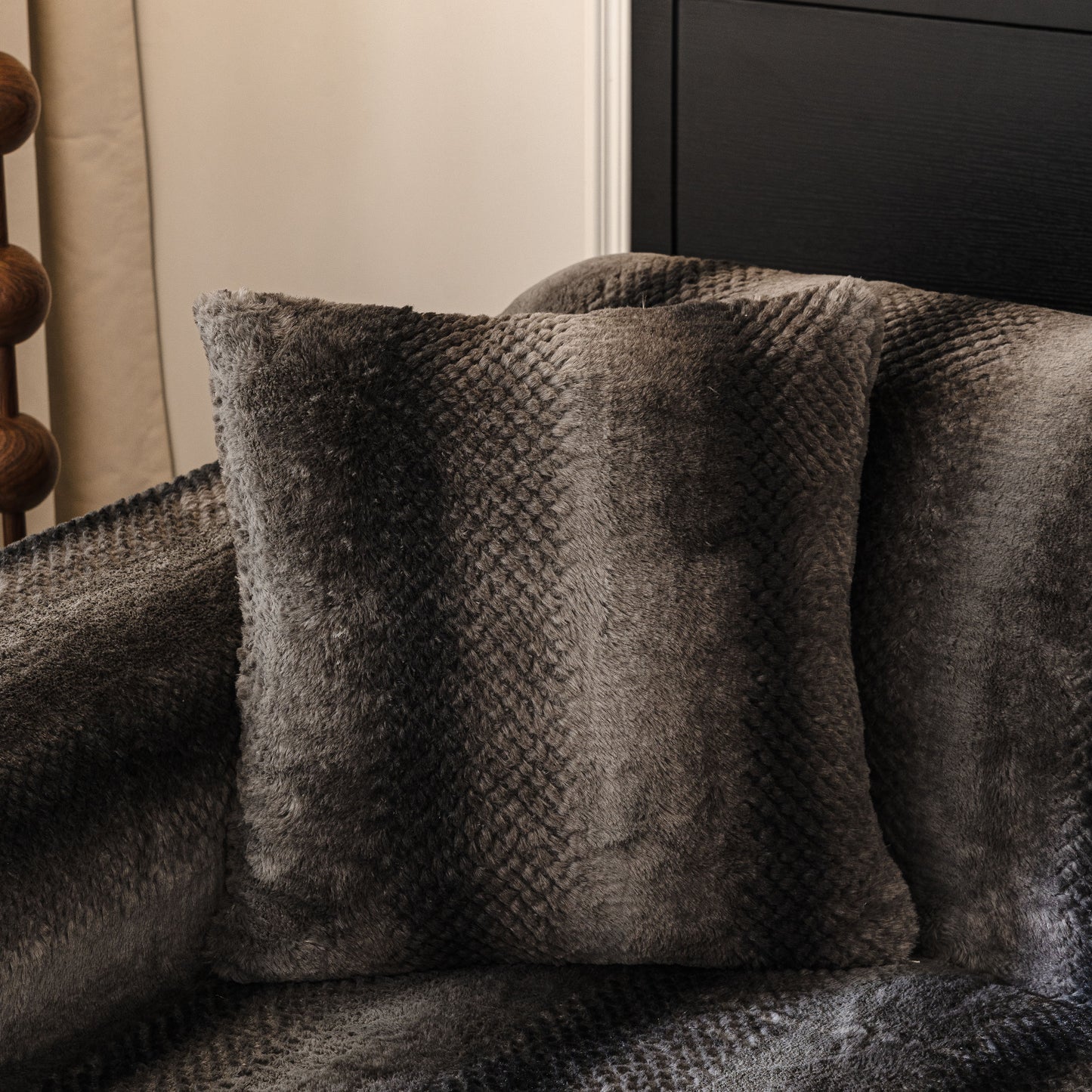 Faux Fur Sofa Cover Washable Furniture Protector for Sectional Warm & Fuzzy Slipcover