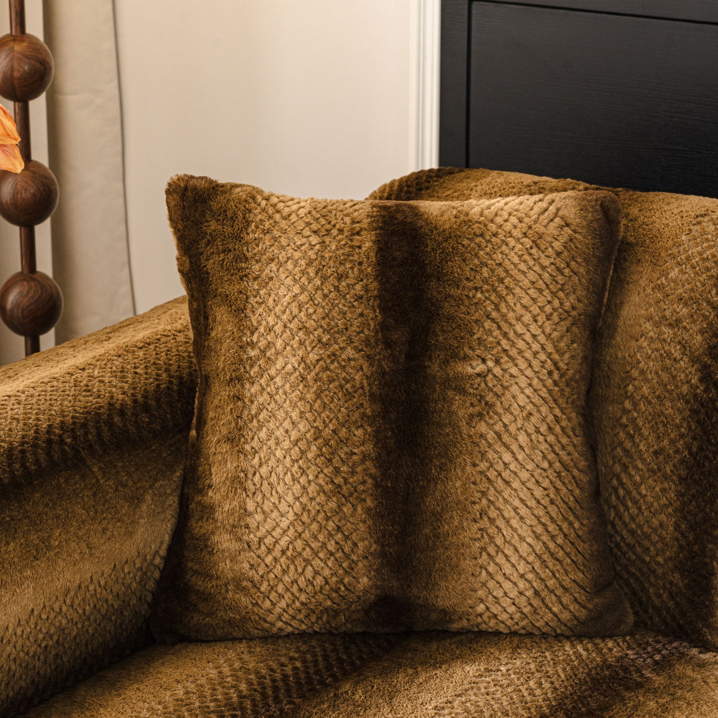 Faux Fur Sofa Cover Washable Furniture Protector for Sectional Warm & Fuzzy Slipcover