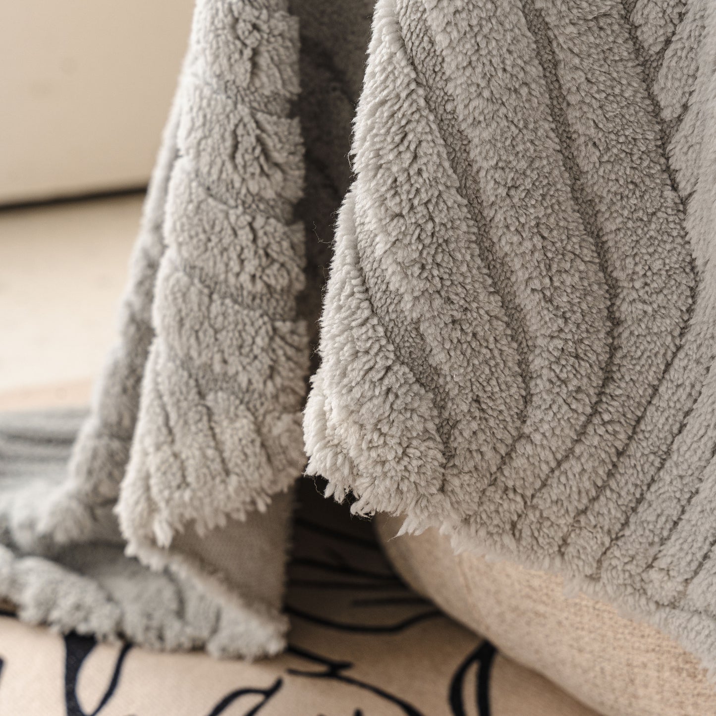 Plush Fleece Washable Sofa Throw Blanket, Soft & Cozy Furniture Protector for Couch