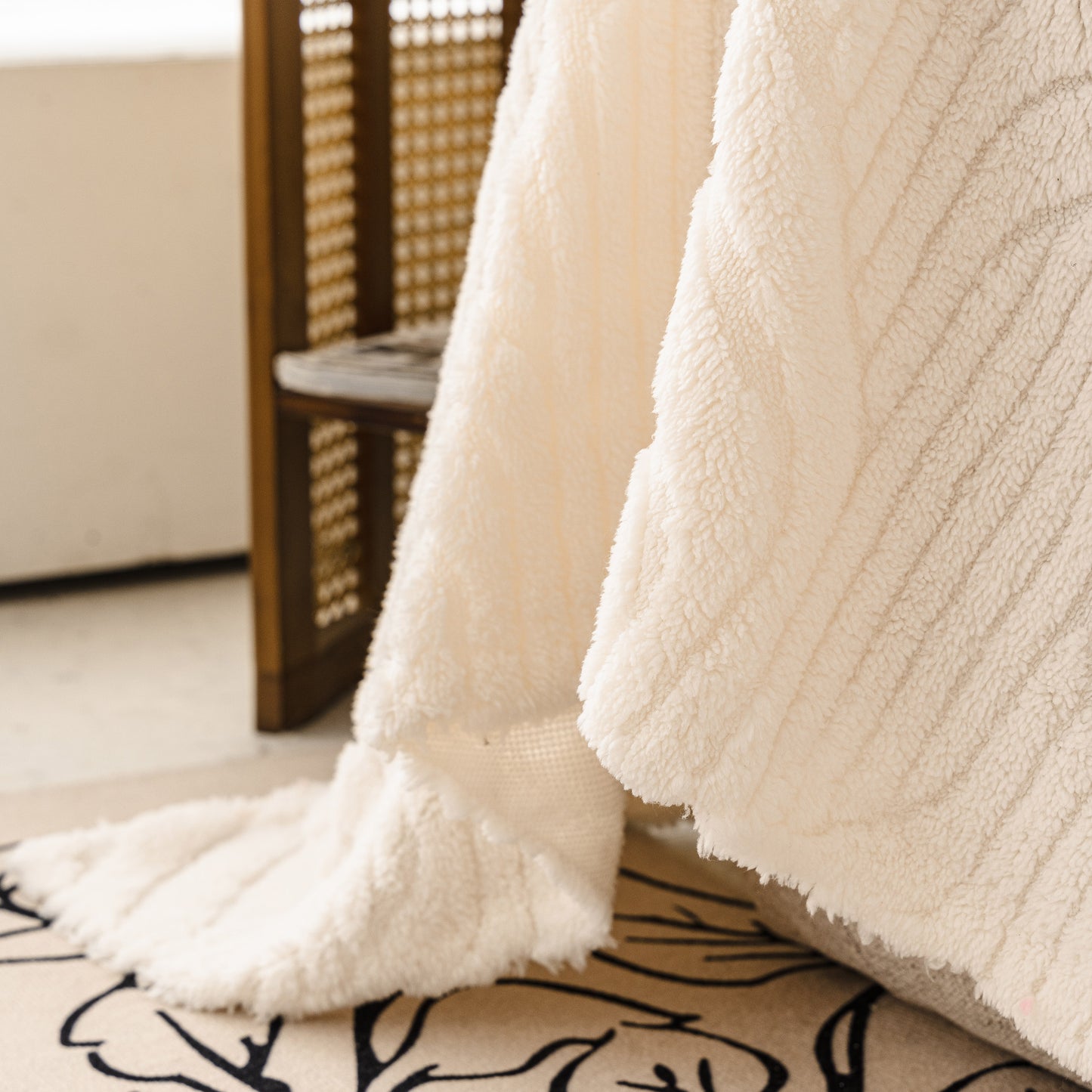 Plush Fleece Washable Sofa Throw Blanket, Soft & Cozy Furniture Protector for Couch