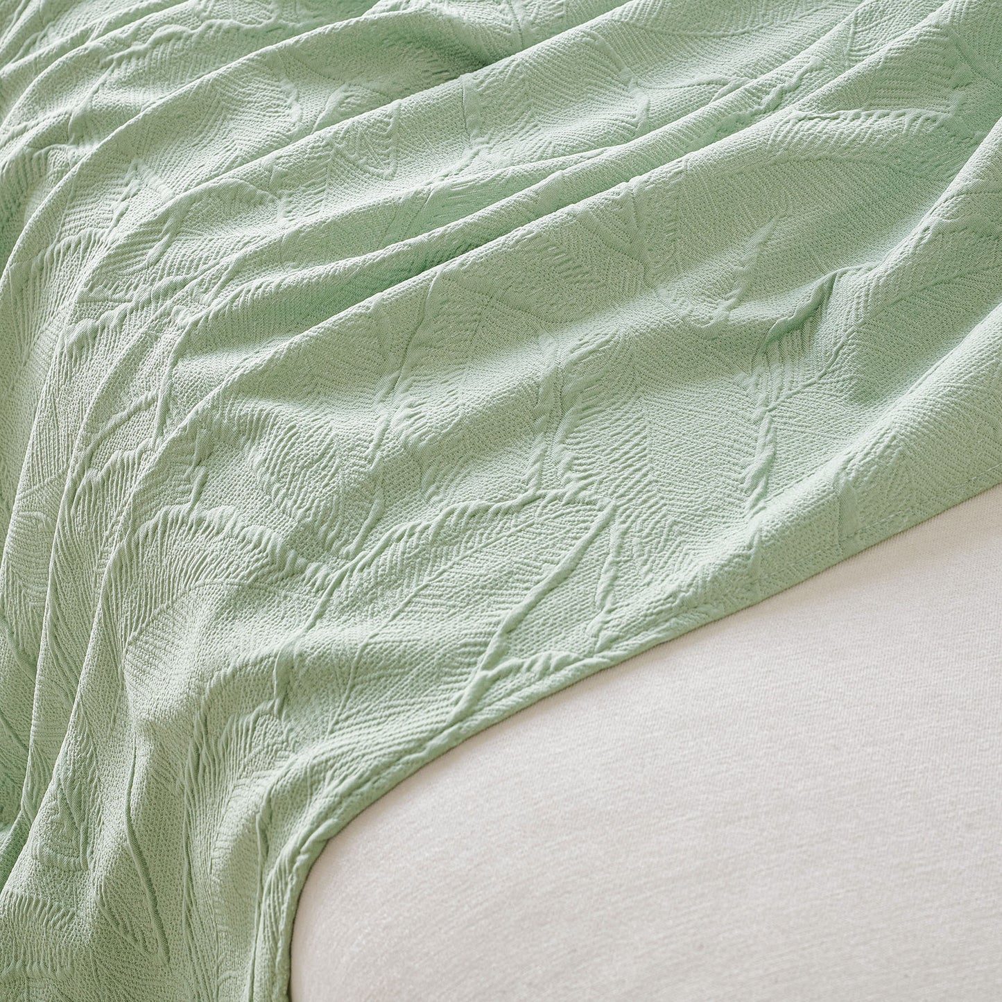 Embossed Leaf Pattern Sofa Cover Blanket for Couch, Soft Cooling Textured Couch Cover