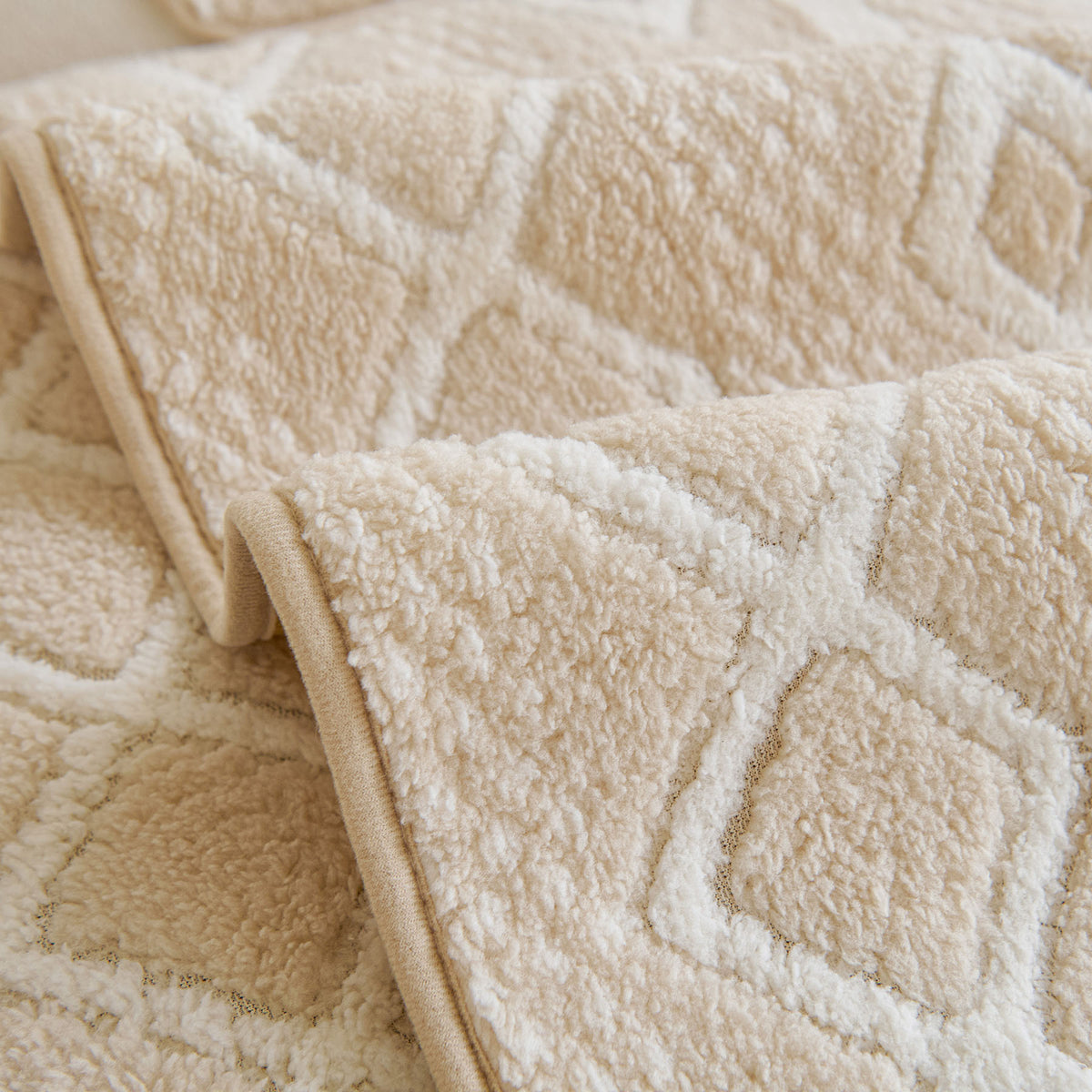 Thickened Plush Sofa Cover, Textured Geometric Couch Protector with Non-Slip Backing