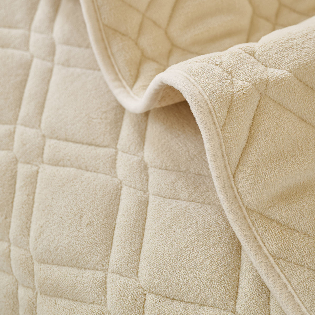 Plush Geometric Quilted Sofa Cover, Non-Slip Padded Couch Protector for Pets & Kids