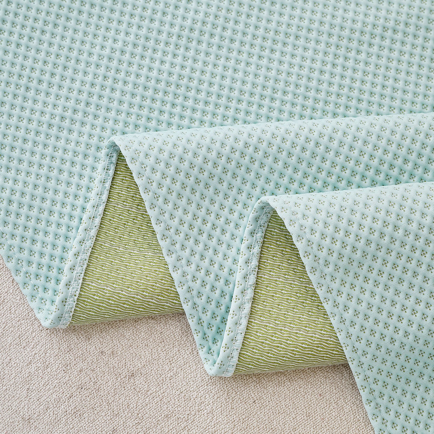 Cooling Ice Silk Knit Couch Cover, Breathable Pet Friendly Soft Throw Cover for Sofas