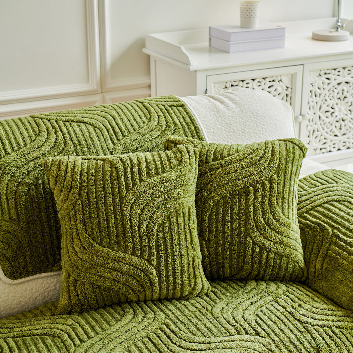 Luxury Plush Non-Slip Sofa Covers, Soft Fuzzy Embossed Sofa Topper & Seat Covers