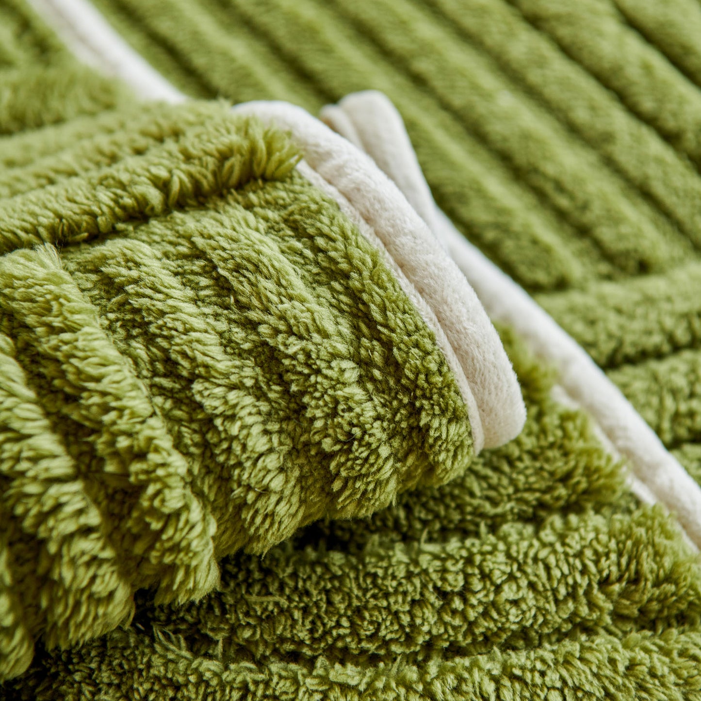 Luxury Plush Non-Slip Sofa Covers, Soft Fuzzy Embossed Sofa Topper & Seat Covers