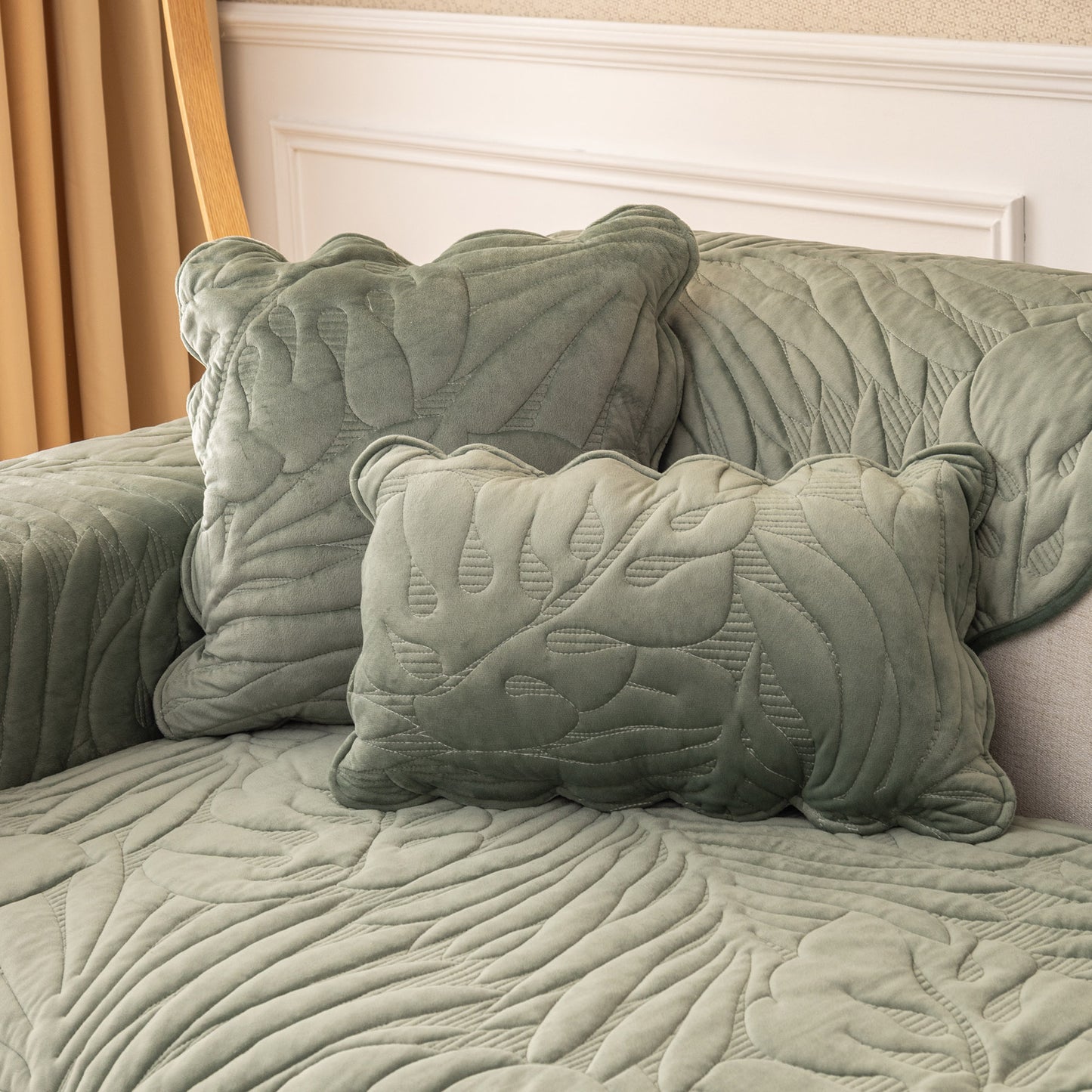 Weiche Fleece-Velours-Plüsch Rutschfeste Sofabezug Ge quiltete Palmenblätter Ecksofa Bezug für Kinder und Haustiere